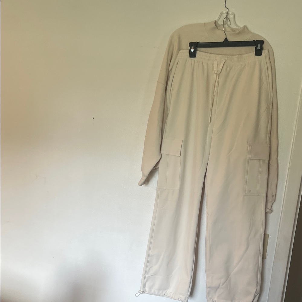 Cream Loungewear Set,New with tags..pink brand